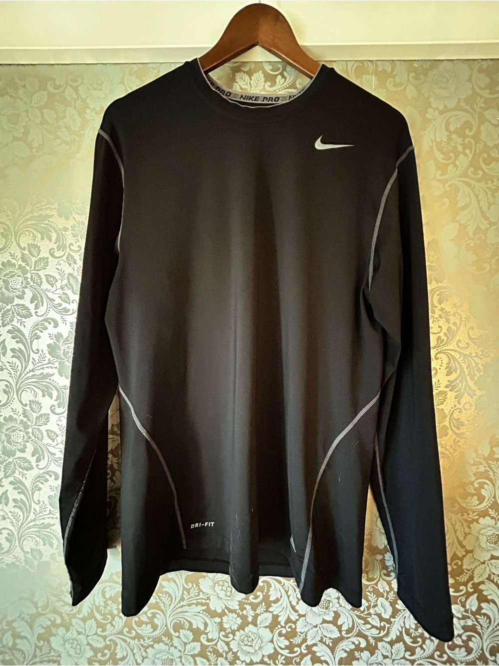 Nike Pro Dri-FIT Long-Sleeve Fitted Training Shirt Black Men’s Size Larg